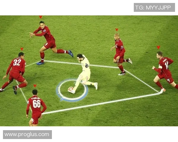 南京足球队盯防战术解析与球队表现的深度剖析